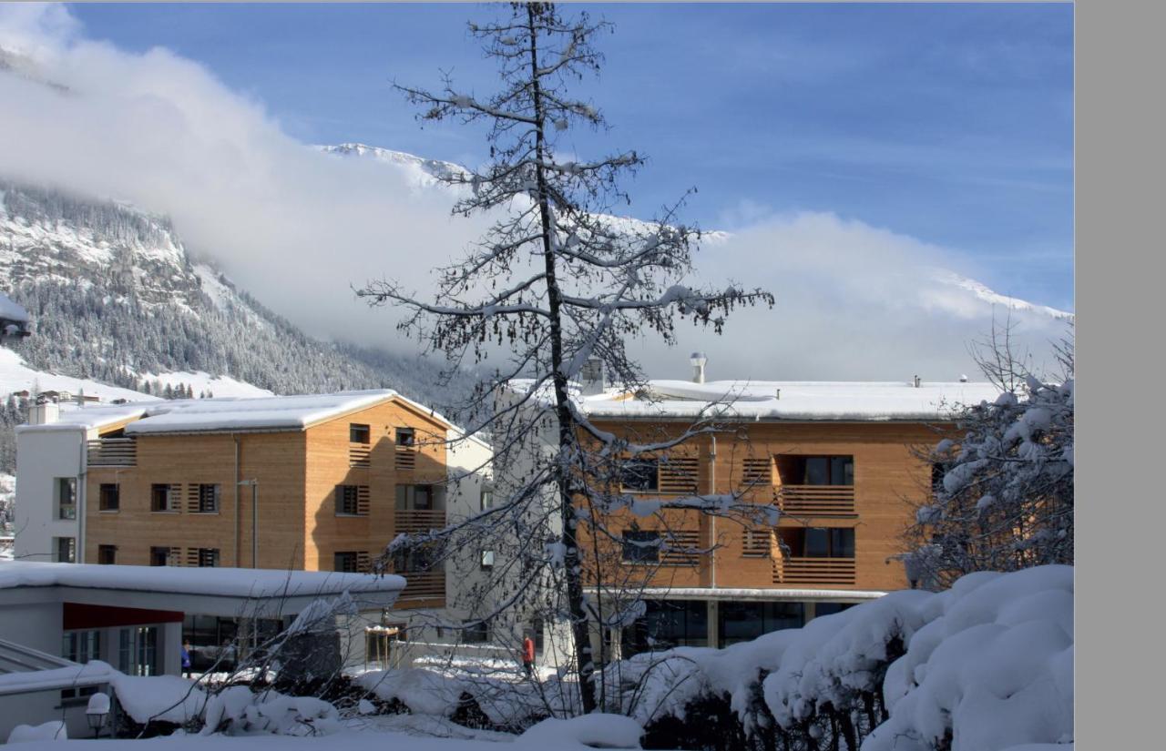 Montanas - Luxuswohnung Mit Kamin - Nahe Caumasee & Talstation Flims Exterior foto